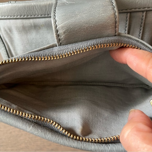 Fossil Leather Wallet/Clutch in Light Blue/Green. GUC - Picture 8 of 10